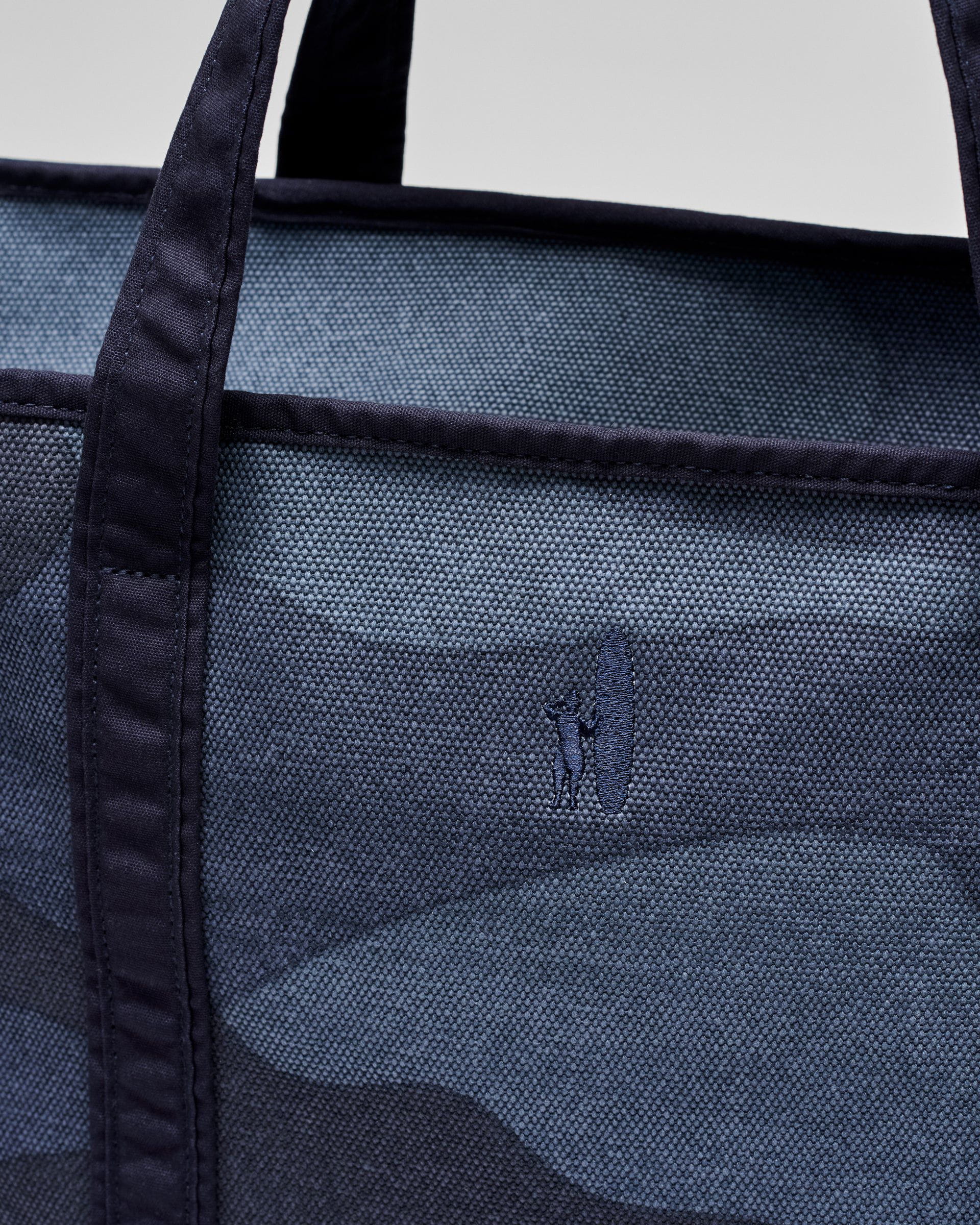 Camo Zip Tote Bag - Image 6
